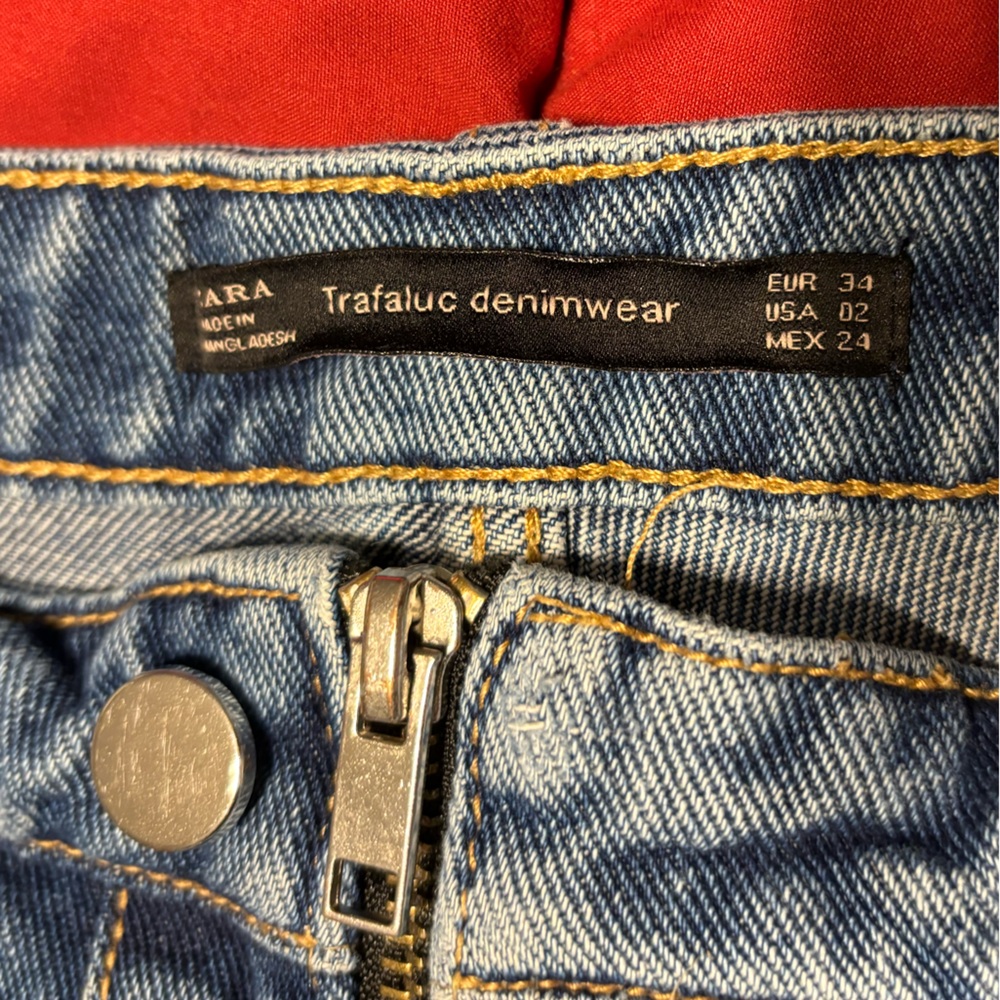 Zara Trafaluc Capri Sz 2 Very Unique Style Cuffed, Front Zip Decorative Pom Pom - Picture 2 of 10